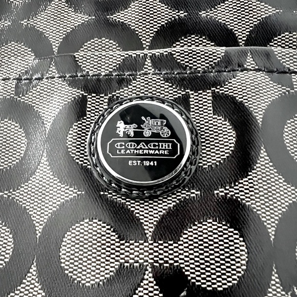 COACH Signature C Vintage crossbody❤️ - Picture 3 of 7